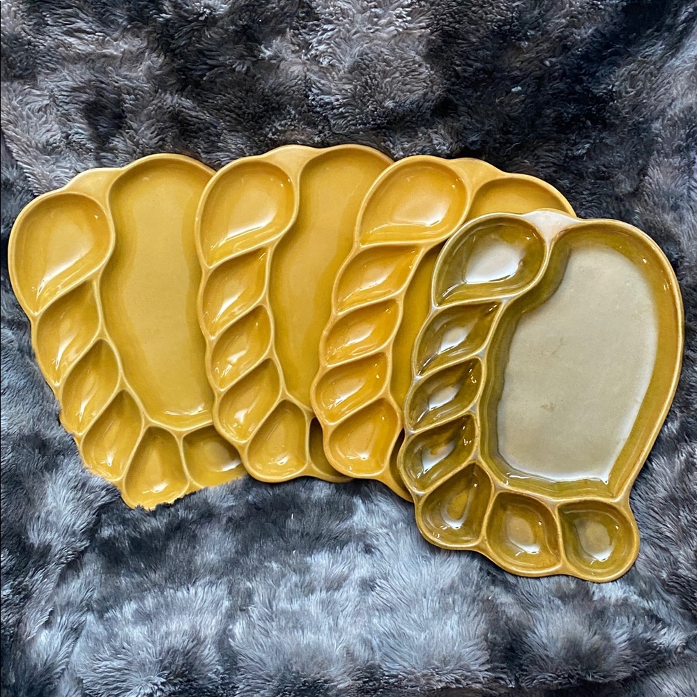 Vintage Set of 4 fondue plates